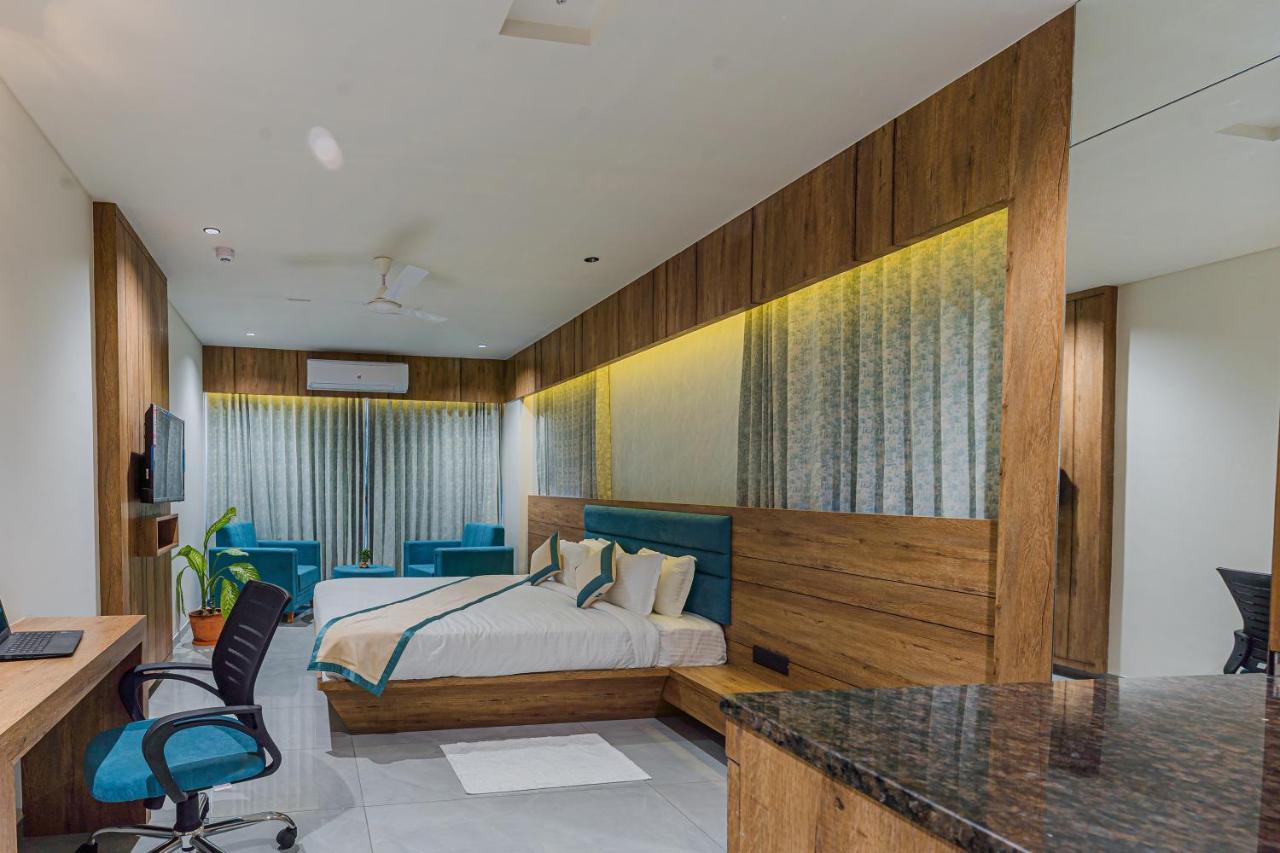 Hotel The Grand Heaven Gandhinagar Zewnętrze zdjęcie