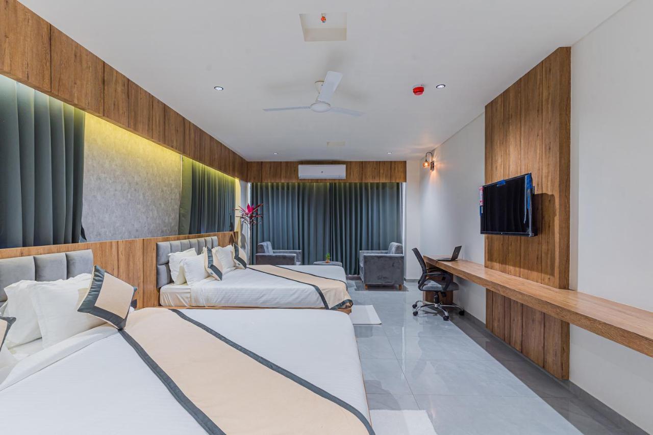 Hotel The Grand Heaven Gandhinagar Zewnętrze zdjęcie