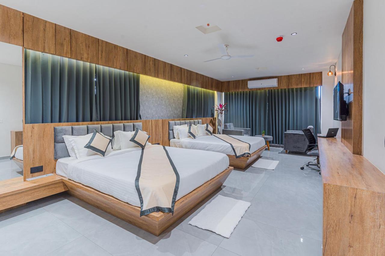 Hotel The Grand Heaven Gandhinagar Zewnętrze zdjęcie